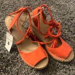 Orange wrap up wedges